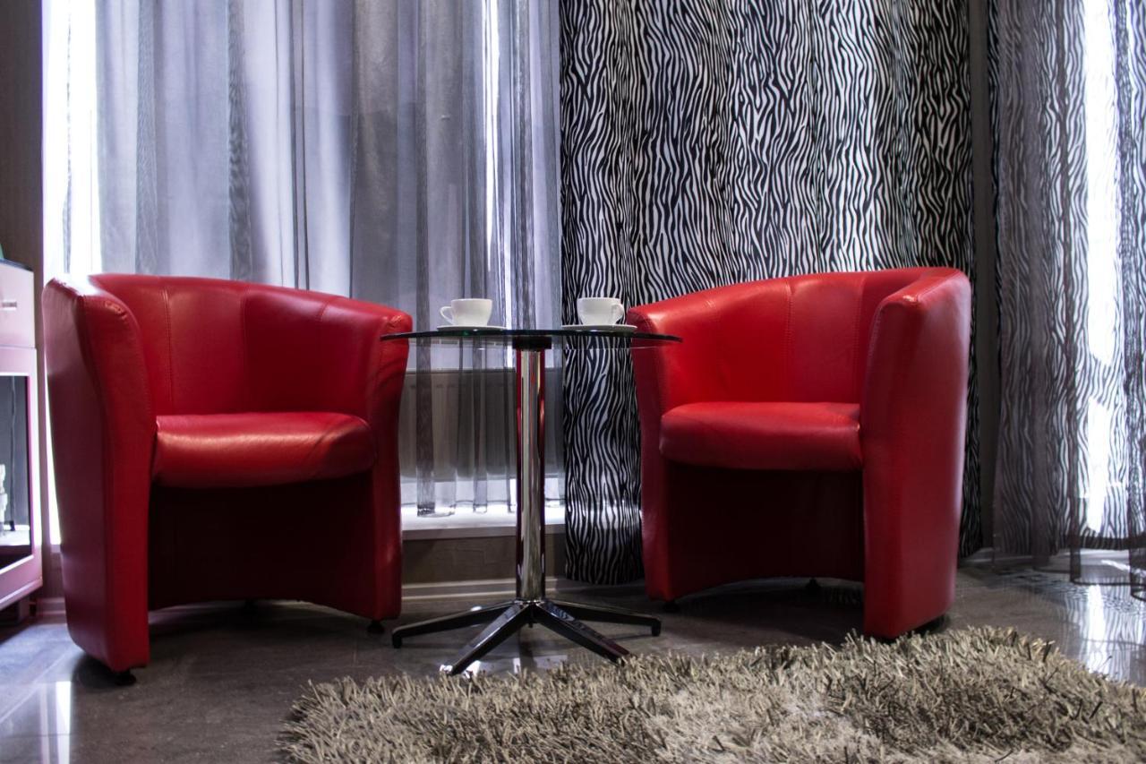 Aqvium Hotel Днепър Екстериор снимка