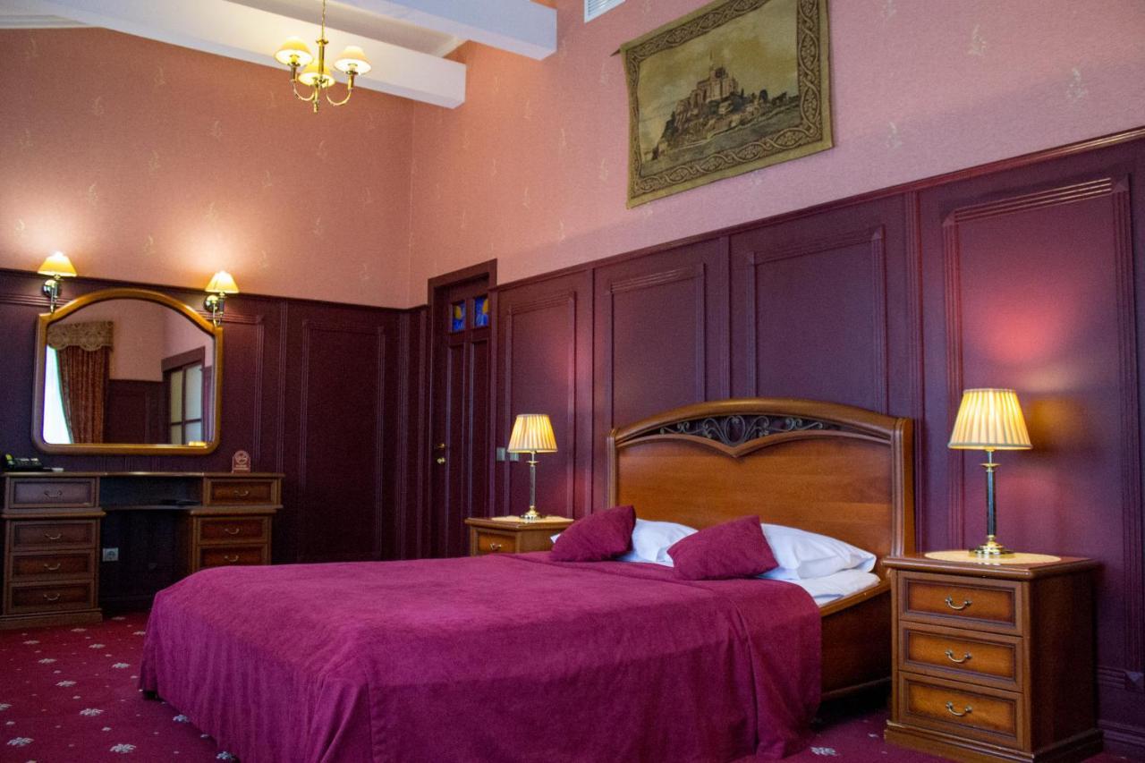 Aqvium Hotel Днепър Екстериор снимка