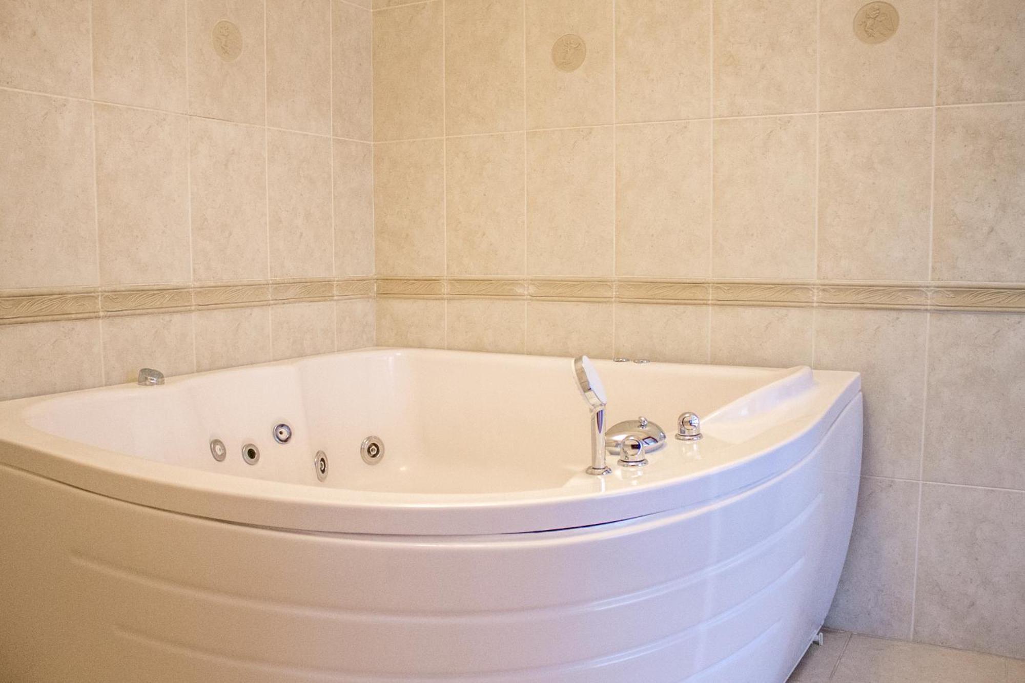 Aqvium Hotel Днепър Екстериор снимка