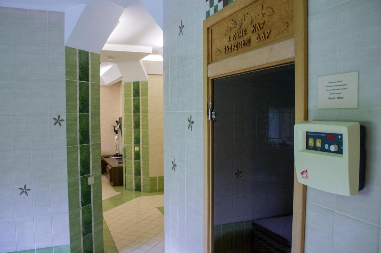 Aqvium Hotel Днепър Екстериор снимка