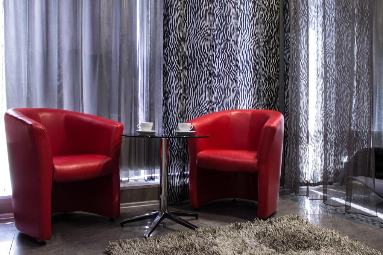 Aqvium Hotel Днепър Екстериор снимка