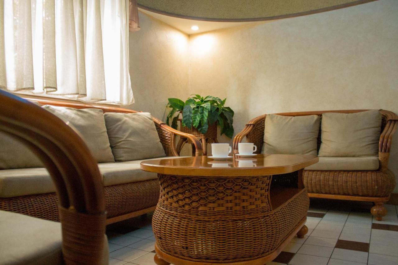 Aqvium Hotel Днепър Екстериор снимка