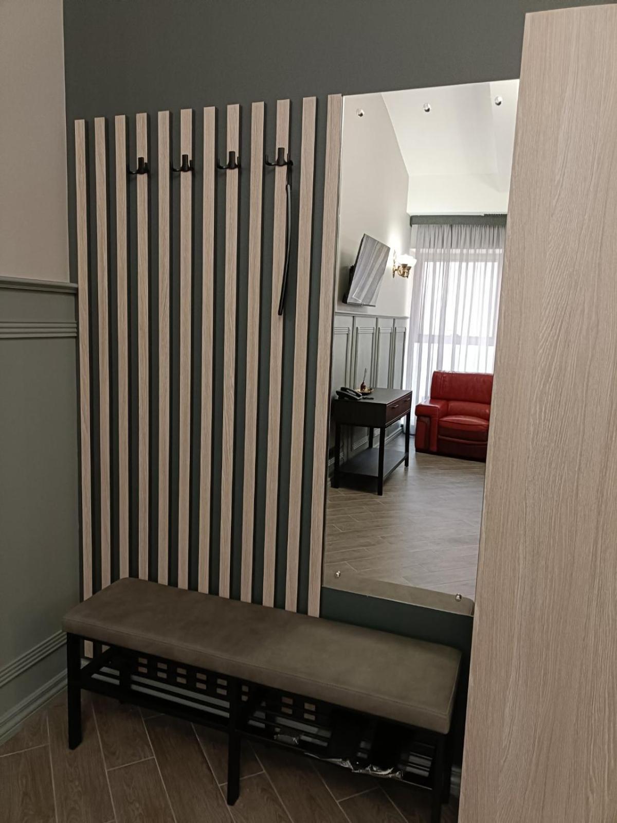 Aqvium Hotel Днепър Екстериор снимка