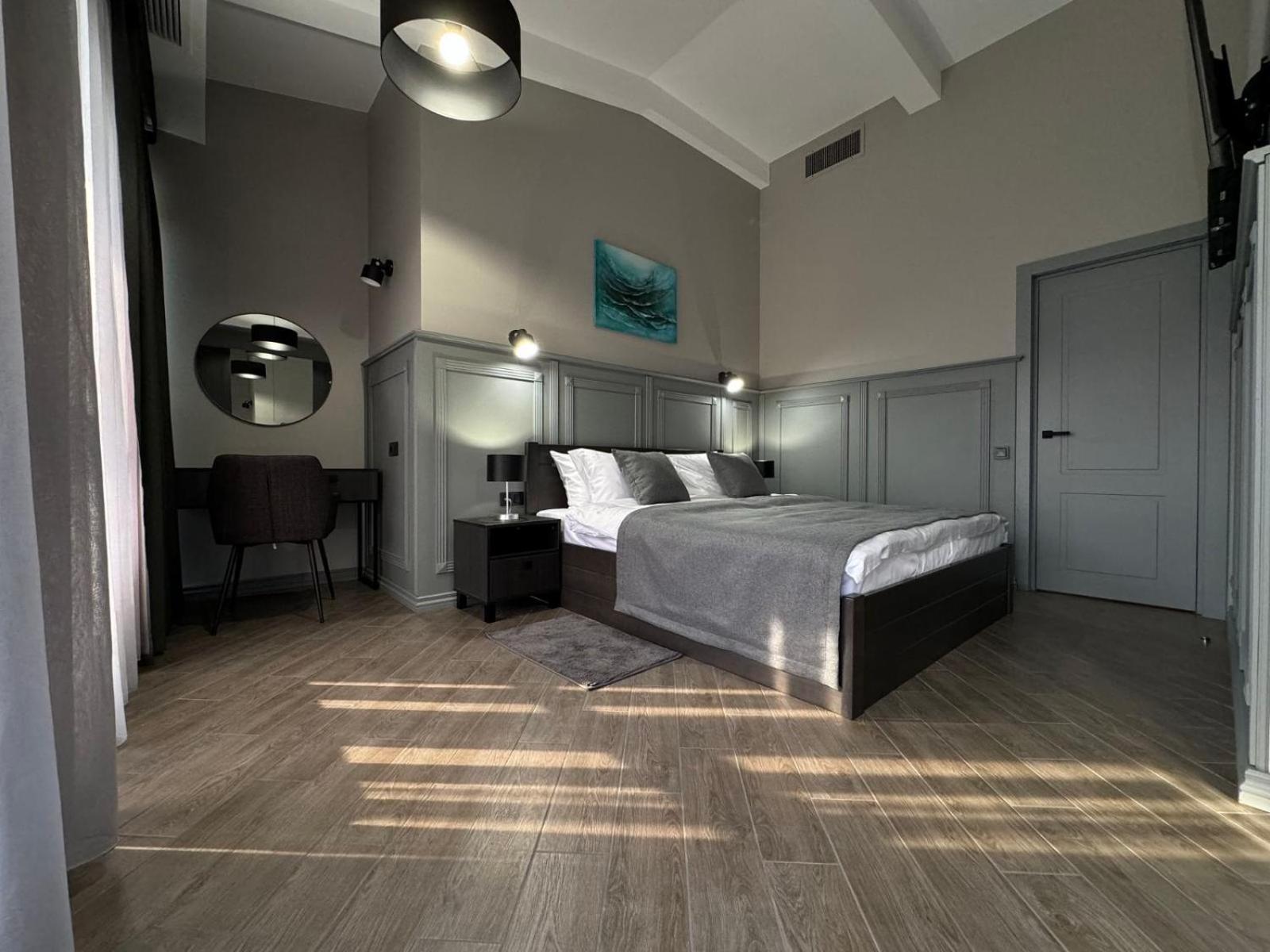 Aqvium Hotel Днепър Екстериор снимка