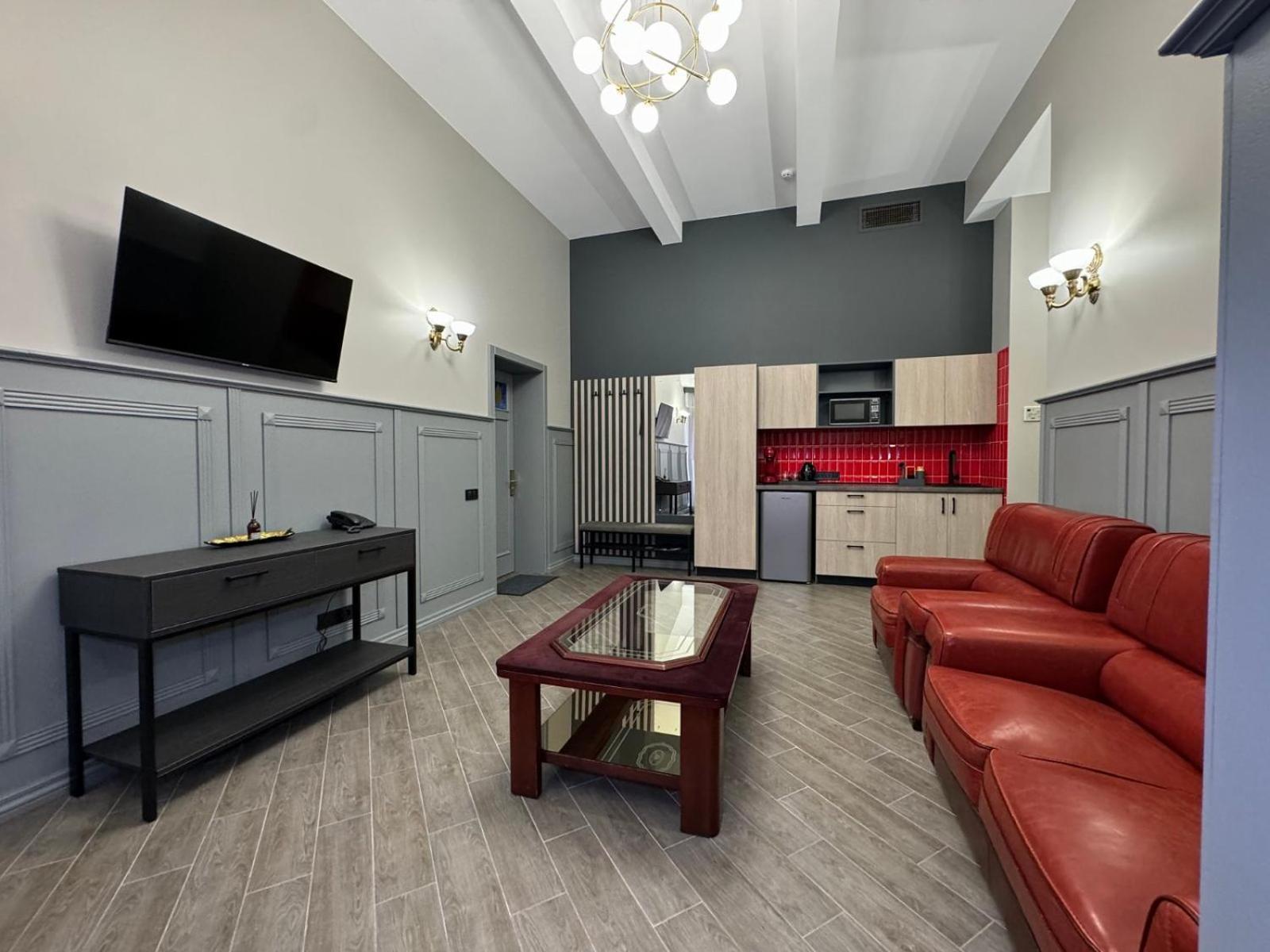 Aqvium Hotel Днепър Екстериор снимка