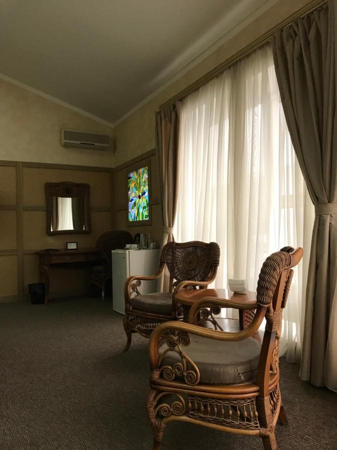 Aqvium Hotel Днепър Екстериор снимка