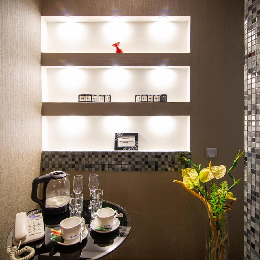 Aqvium Hotel Днепър Екстериор снимка